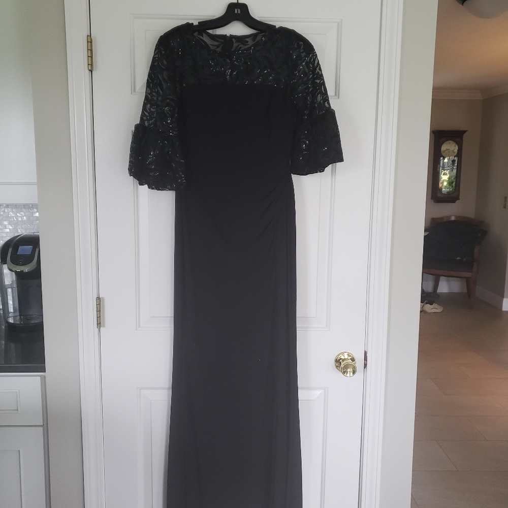 Ralph Lauren Beautiful floor length cocktail gown.